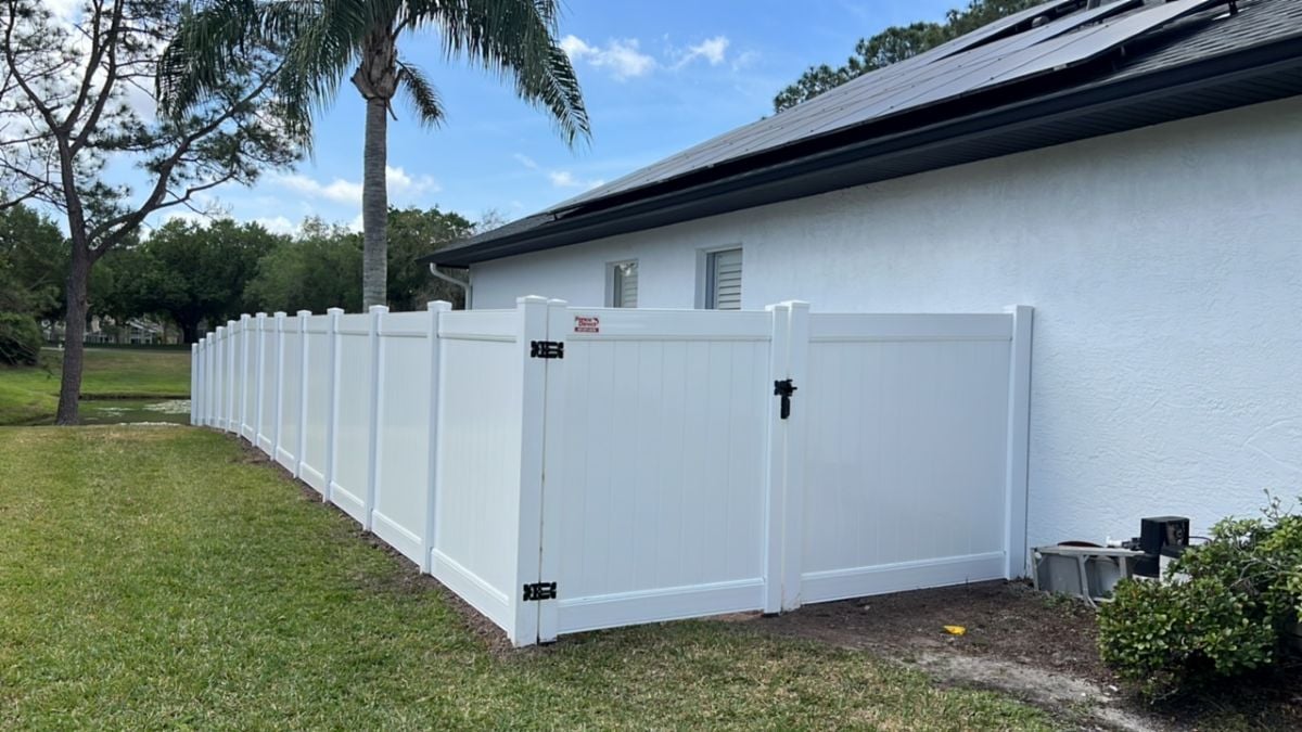 vinyl white fence installation
